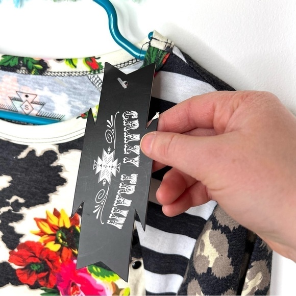 Crazy Train Western Cow Floral Leopard Print Studded 3/4 Sleeve Top Size Small - Picture 4 of 11